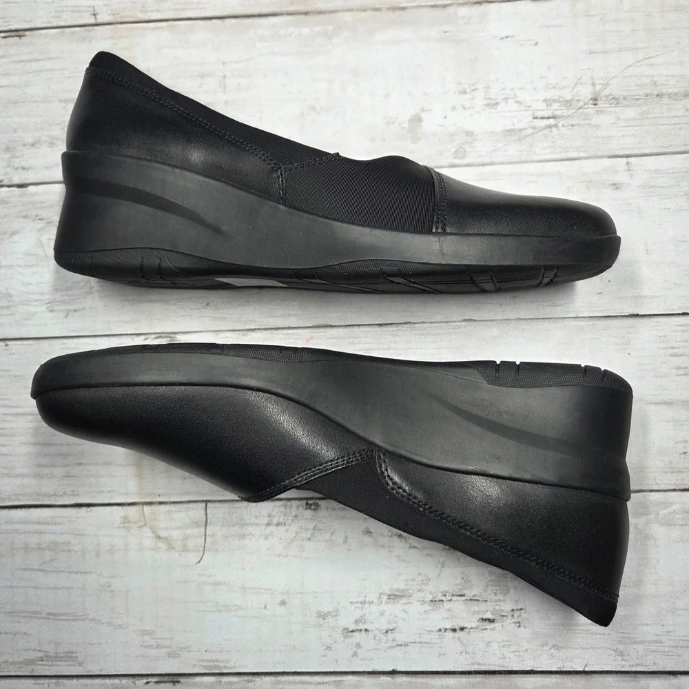 Clarks Wedge Shoes Womens 9.5 Black Leather Ultimate Comfort Slip On